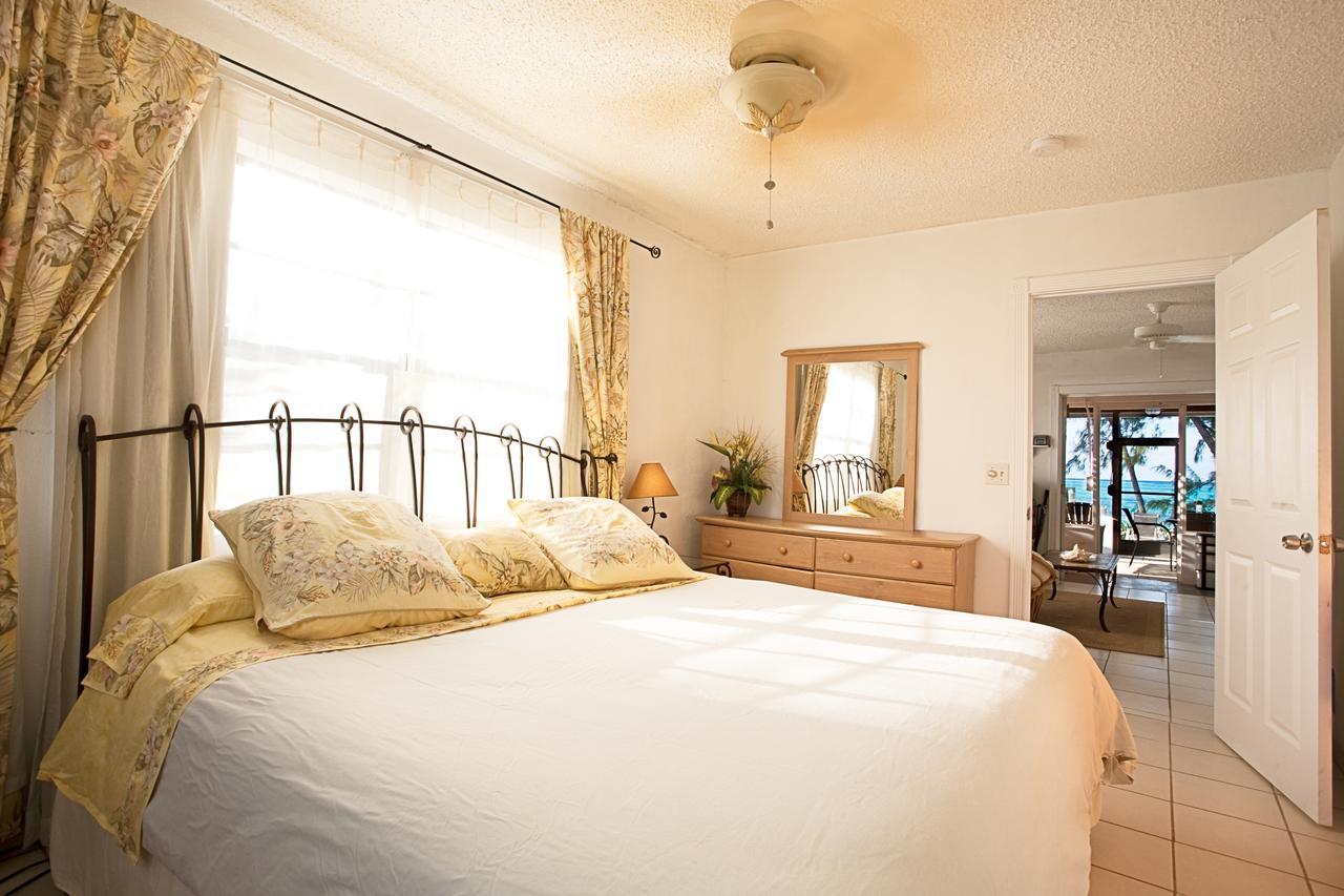 Hollywood Beach Suites Turks And Caicos Whitby Zimmer foto
